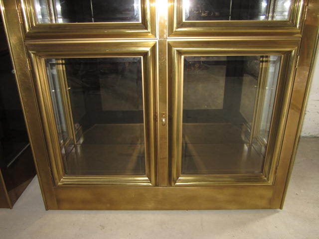 American Stunning Mastercraft Brass Vitrine Midcentury Regency Modern