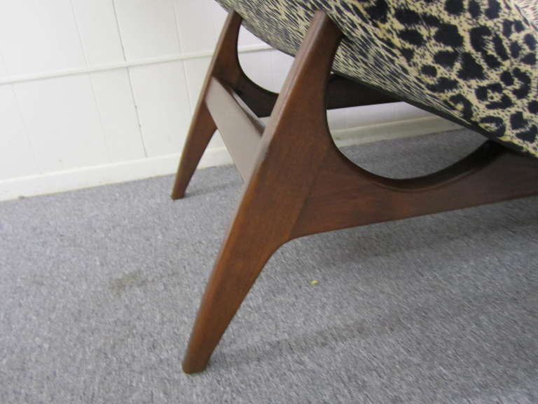 Mid-Century Modern Sleek Adrian Pearsall Wave Chaise Lounge Chair Mid-Century Danish Modern