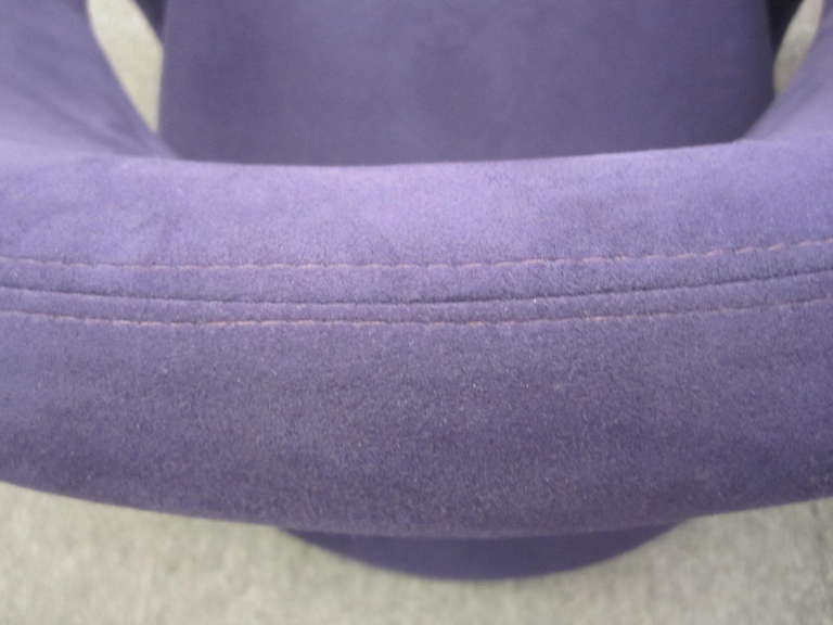 Unusual Pair of Purple Ultra Suede Ribbon Chairs, Mid-Century Modern In Excellent Condition In Pemberton, NJ