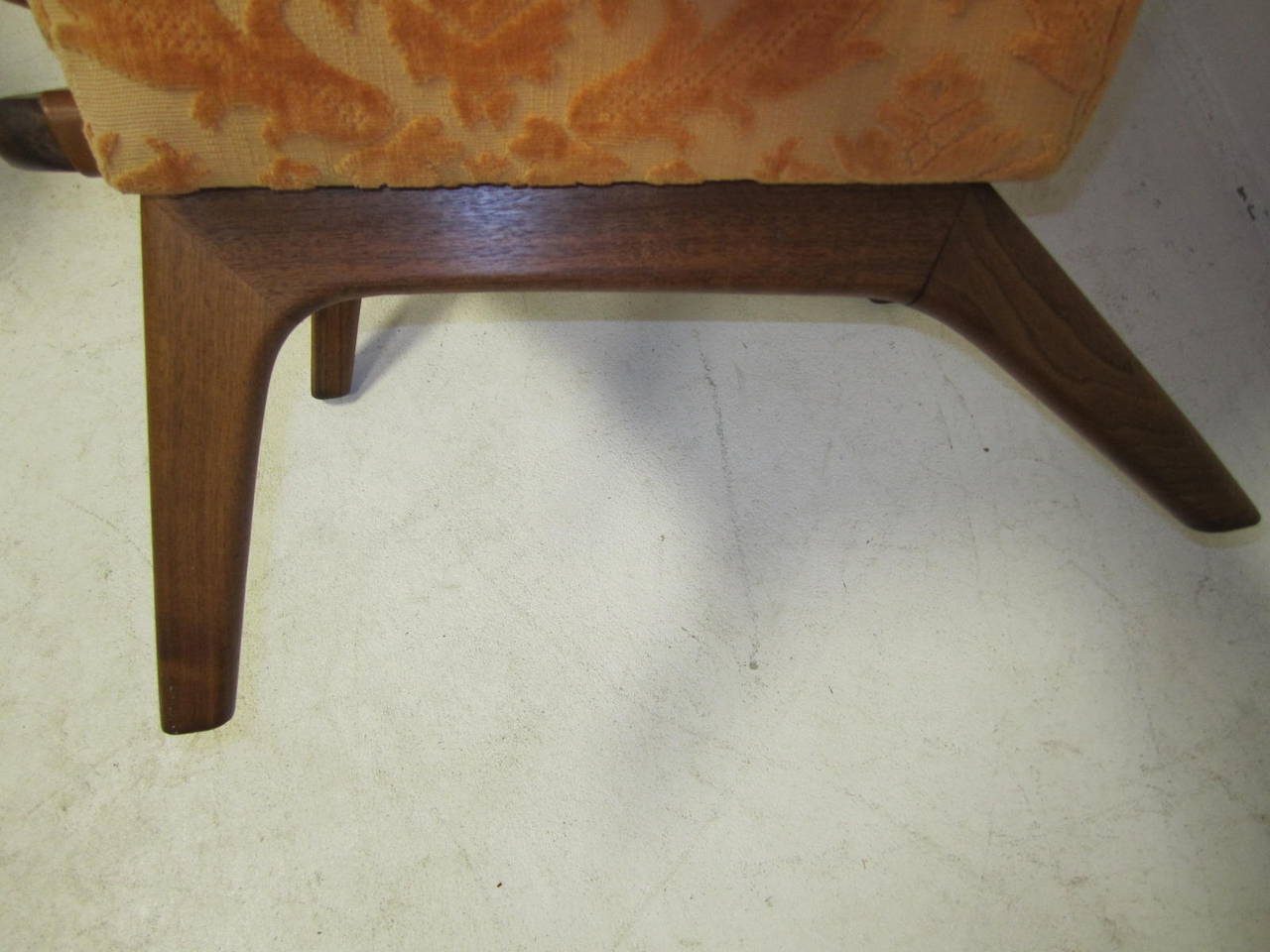 Fabulous Adrian Pearsall Wing Back Walnut Lounge Chair Mid-Century Modern In Good Condition For Sale In Pemberton, NJ