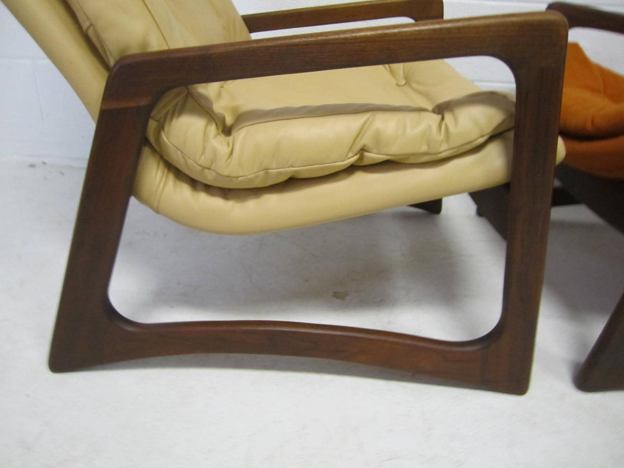 Sculptural Pair of Adrian Pearsall Walnut Lounge Chairs Mid-Century Modern In Good Condition For Sale In Pemberton, NJ