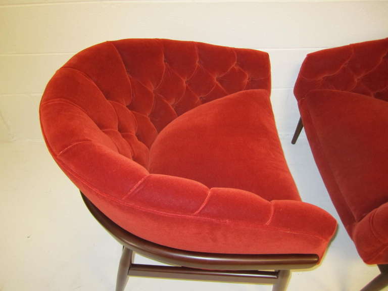 Mid-Century Modern Amazing Pair of Milo Baughman Totally Restored Wide-Tufted Lounge Chairs