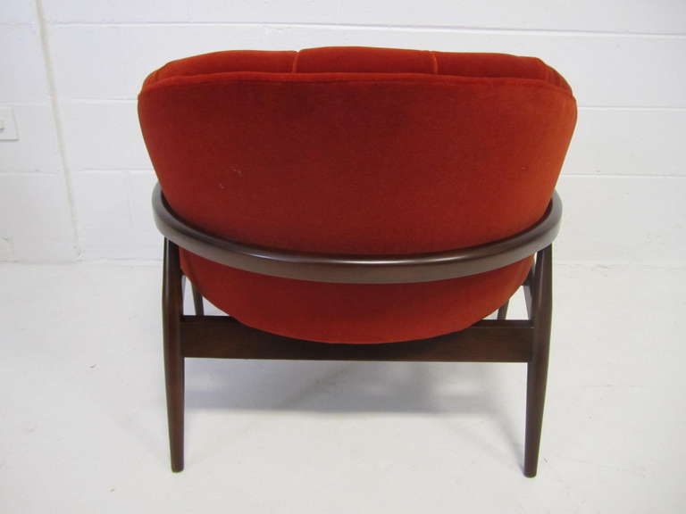 American Amazing Pair of Milo Baughman Totally Restored Wide-Tufted Lounge Chairs