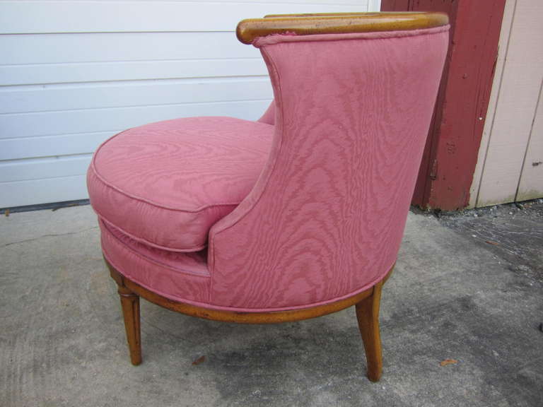 Mid-20th Century Lovely Pair of Hollywood Regency Barrel Back Lounge Chairs
