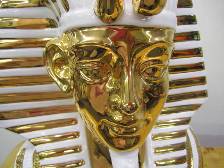 Re Tut egiziano, scultura in ceramica italiana, busto Hollywood Regency in vendita 1