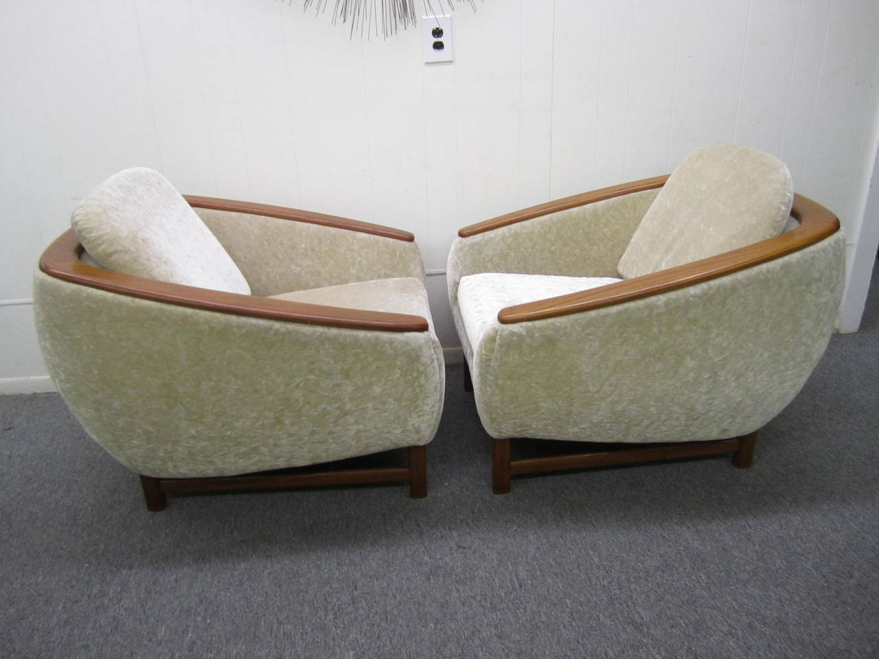 1968 huber lounge chairs