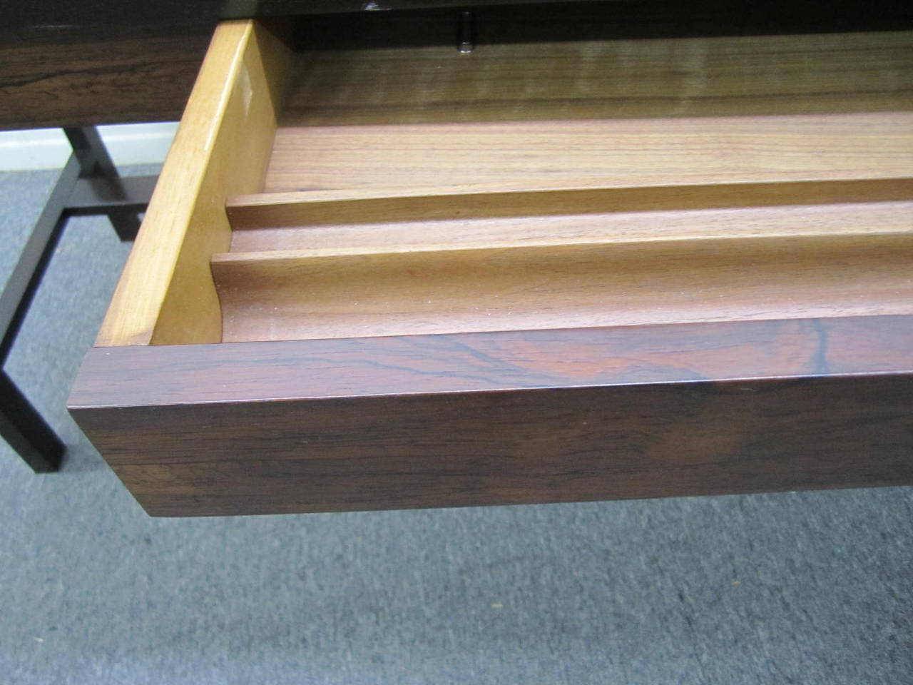Excelente escritorio Roll Top de palisandro de Edward Wormley para Dunbar Mid-Century Modern en venta 3