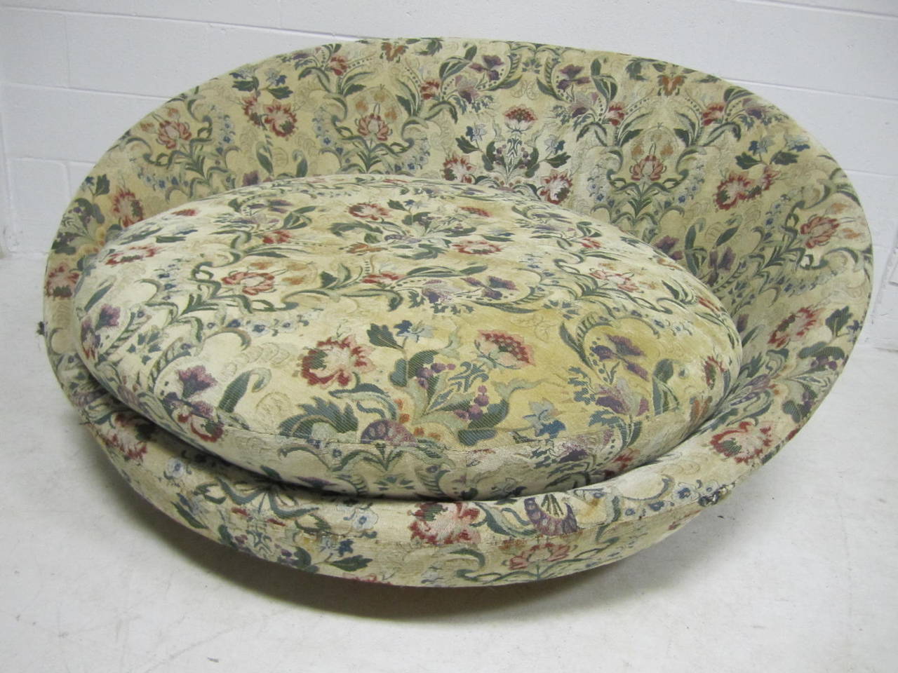 Wonderful Circular Milo Baughman Lounge Chair, Mid-Century Modern 3