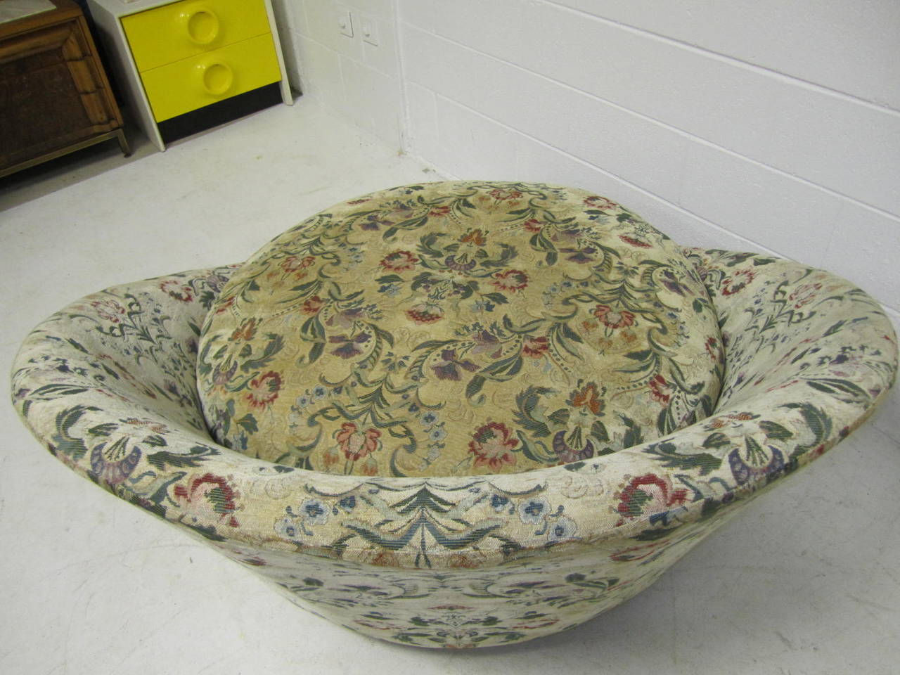 Wonderful Circular Milo Baughman Lounge Chair, Mid-Century Modern 4