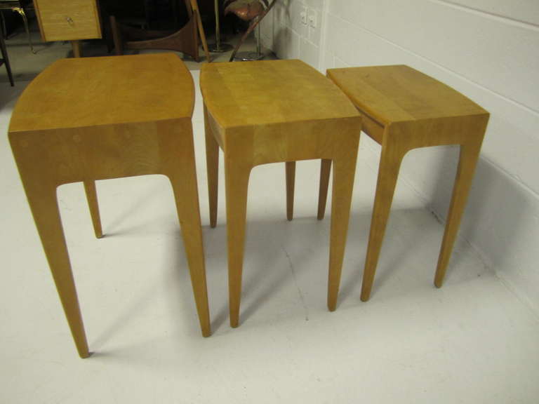 Rare Set of Heywood Wakefield Solid Maple Mid-Century Modern Nesting Tables  For Sale 1