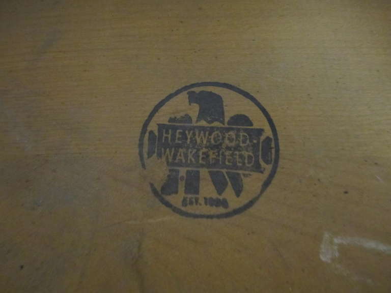 Heywood Wakefield ensemble rare de tables gigognes modernes en érable massif du milieu du siècle dernier  en vente 4