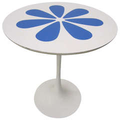 Wonderful Saarinen style White Laminate Flower Tulip Side Table Mid-century