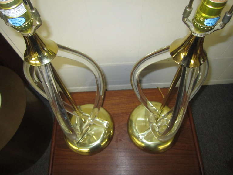 Stunning Pair of Dorothy Thorpe Lucite and Brass Lamps, Hollywood Regency 3