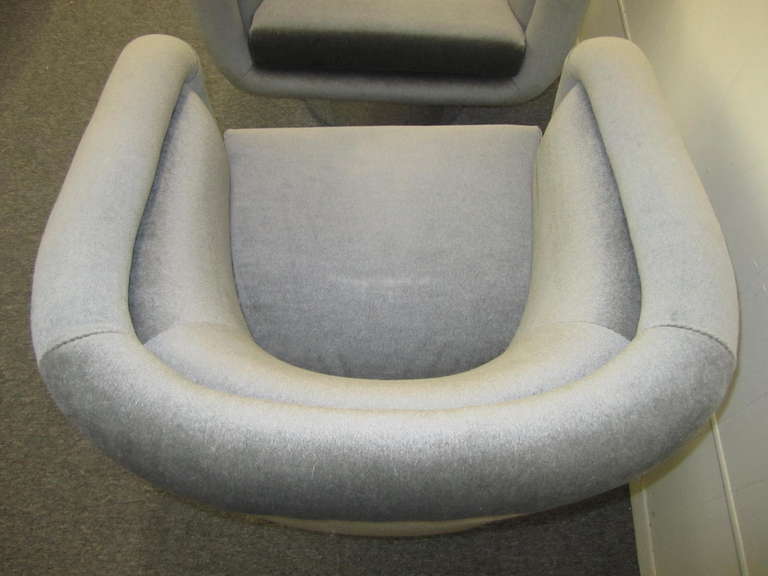 Magnificent Pair of Swivel Tub Chairs by Leon Rosen for Pace Chrome Base 4