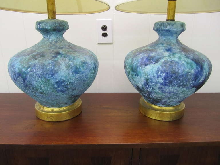 Lovely Pair of Turquoise Lava Glazed Lamps Mid-century Modern In Good Condition For Sale In Pemberton, NJ