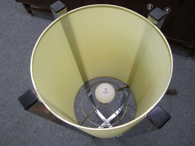 Grande lampe chromée de style Paul Mayen, mi-siècle moderne en vente 1