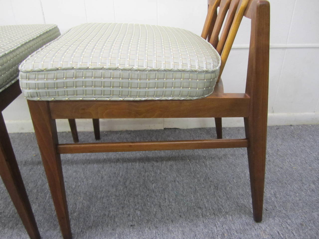 Mid-20th Century Set of Six Harvey Probber Style Walnut Dining Chairs Mid-Century Modern