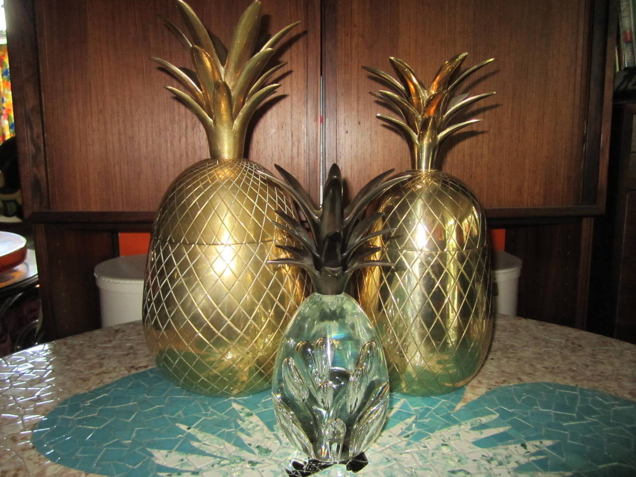 Set of Three Brass Pineapples Ice Bucket or Trinket Boxes, Mid-Century Modern In Good Condition For Sale In Pemberton, NJ