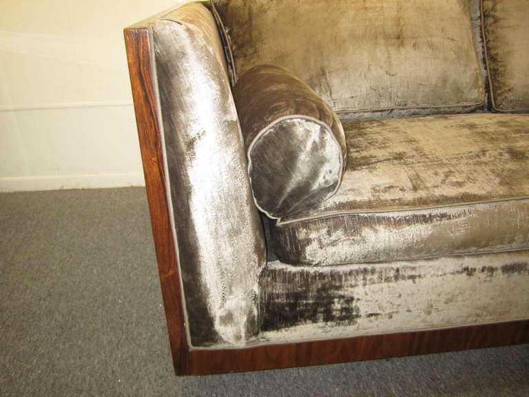 Amazing Milo Baughman, Rosewood Floating Case Sofa, Mid-Century Modern 1