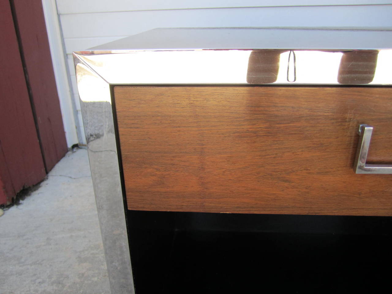 Two Milo Baughman Style Rosewood Chrome and Black Lacquer Night Stands In Good Condition For Sale In Pemberton, NJ