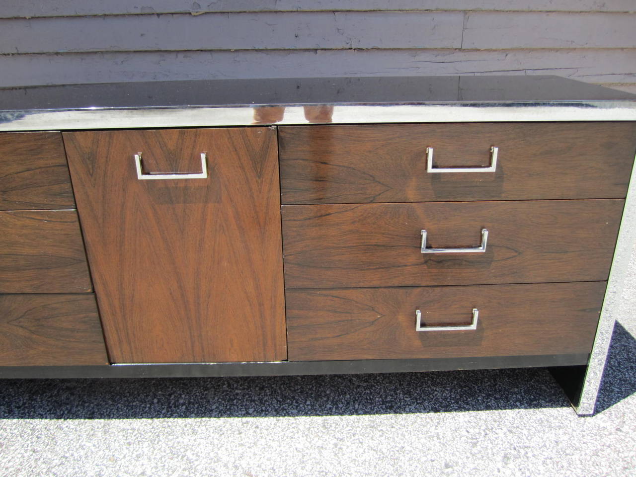Milo Baughman Style Black Lacquer and Rosewood Dresser, Mid-Century Modern For Sale 5