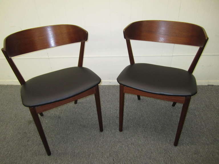 Scandinave moderne Excellente paire de chaises de salle à manger danoises modernes en teck courbé