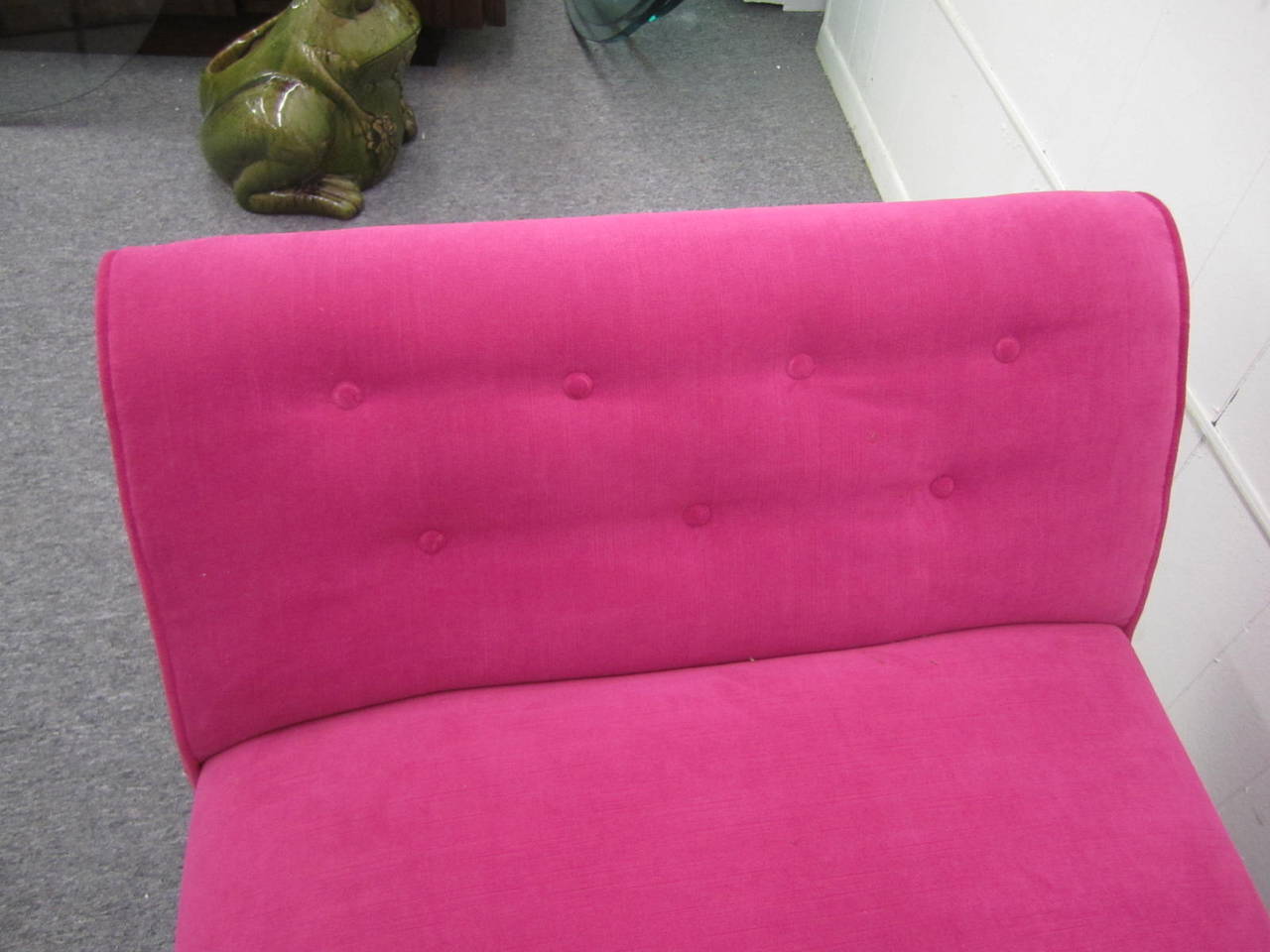 Hervorragendes Dorothy Draper Style Chaise Sofa Hollywood Regency (Polster) im Angebot