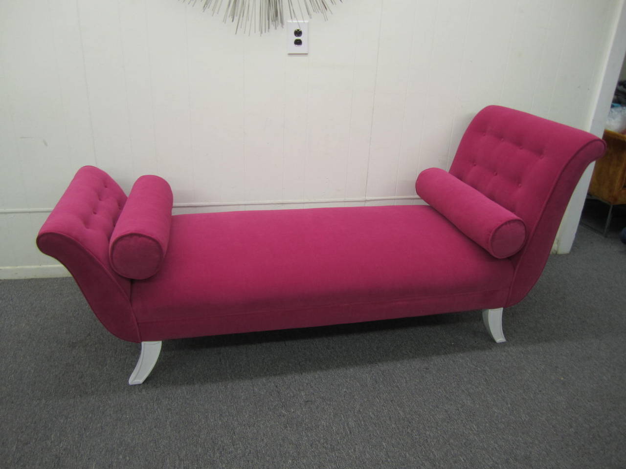 Sobresaliente Sofá con chaise longue estilo Dorothy Draper Hollywood Regency en venta 1