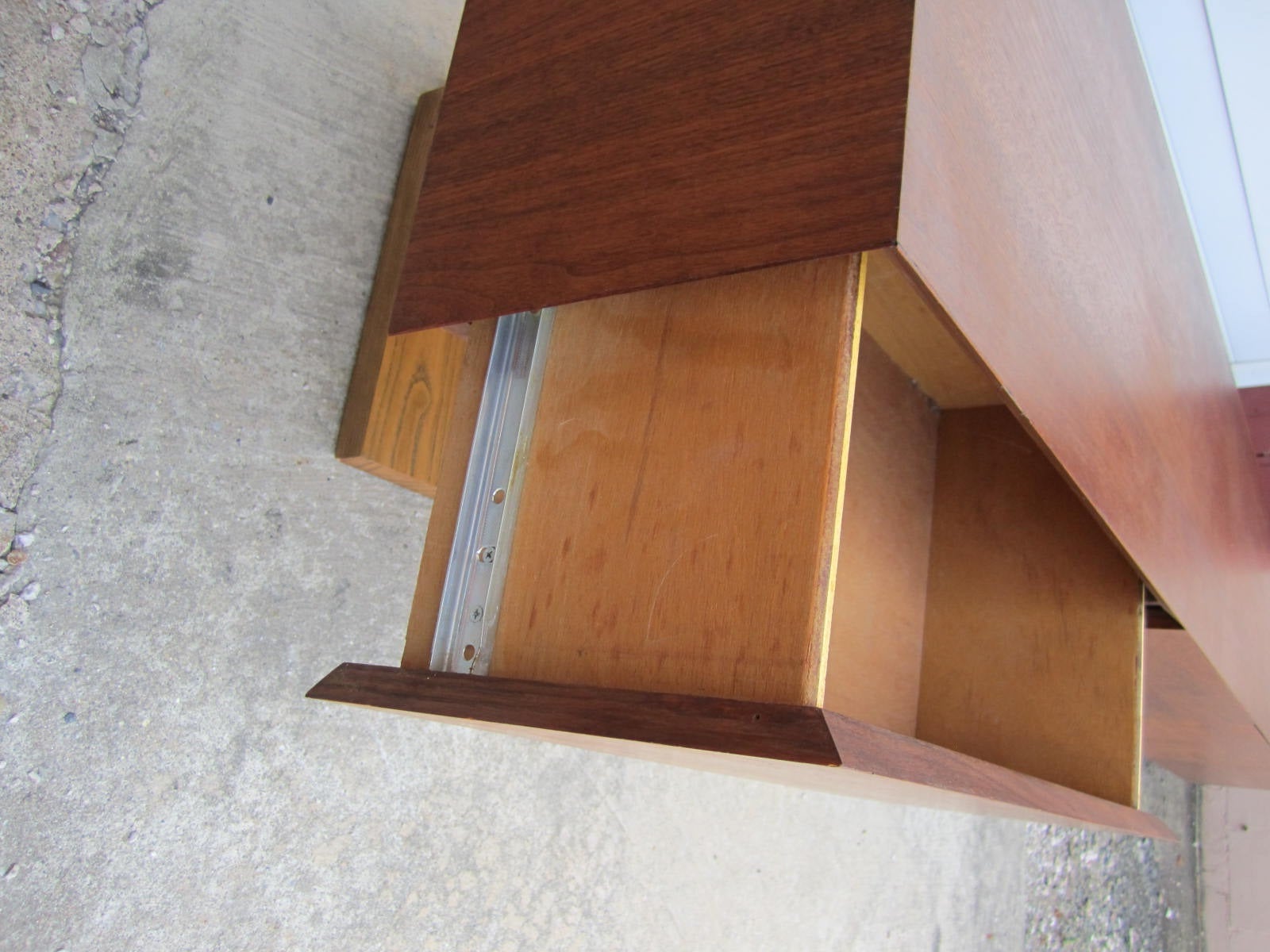 Xl Milo Baughman Style Hanging Floating Wall Cabinet Shelf Mid-Century Modern In Good Condition In Pemberton, NJ