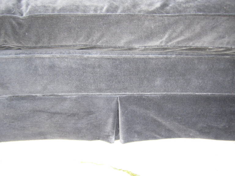 Late 20th Century Spectacular Black Velvet Tufted Crescent-Shaped Curved Sofa, Hollywood Regency
