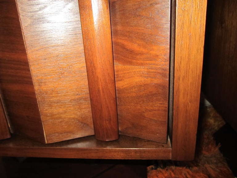 Late 20th Century Pair of Brutalist Paul Evans Style Night Stands Pedestal Mid-century