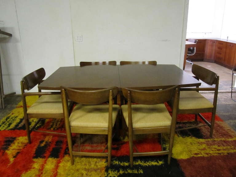 Gorgeous American of Martinsville Walnut Dining Table Mid-century Modern 2