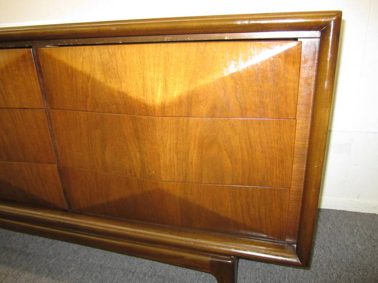 Three-Dimensional Diamond Front, Mid-Century Modern Dresser by United 2