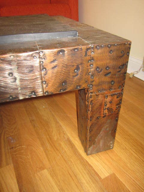 Fabelhafter brutalistischer Metall-Patchwork-Couchtisch von Paul Evans, signiert mit Schieferplatte (Kupfer) im Angebot