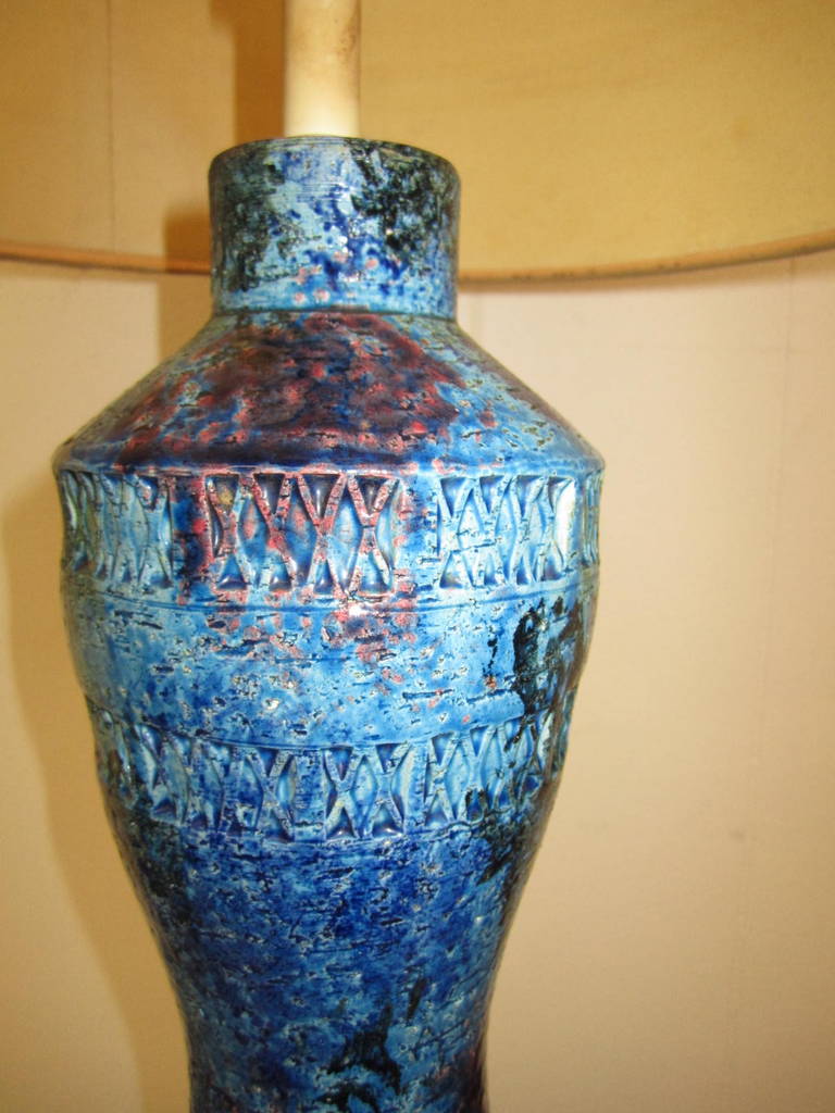 Italienische Blu-Rimini-Tischlampe aus Keramik von Aldo Londi, Bitossi, Moderne der Mitte des Jahrhunderts (Mitte des 20. Jahrhunderts) im Angebot
