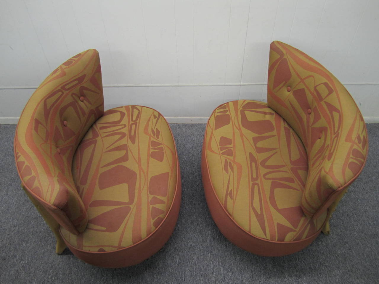 American Whimsical Pair of Gilbert Rohde Style 1940s Slipper Chairs Mid-Century Modern For Sale