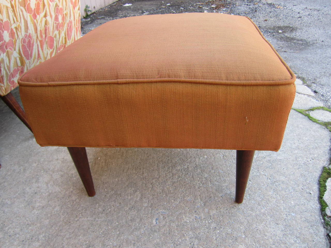 Lovely Pair of Milo Baughman Style Lounge Chairs and Ottoman For Sale 1