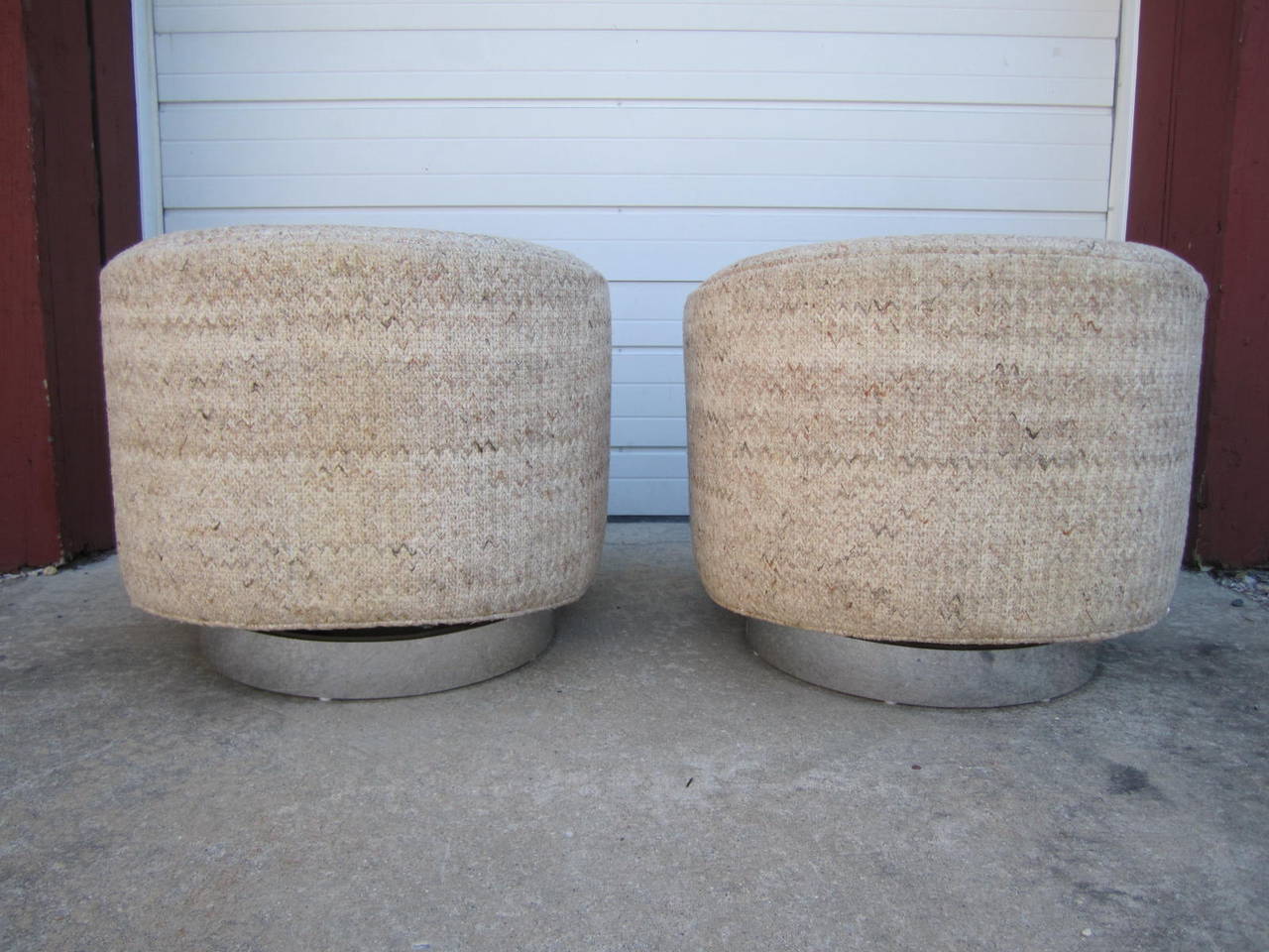 Mid-Century Modern Pair Milo Baughman style Swivel Rocker Chairs Mid-century Modern