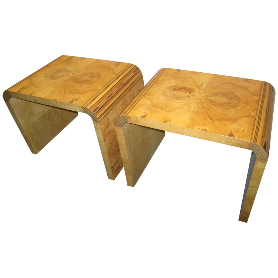 Belle paire de tabourets d'appoint en bois d'olivier de style mi-siècle moderne, scène Henredon 2 en vente