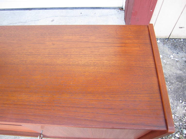 Mid-20th Century Lovely Mid-century Danish Modern Teak Credenza Sliding Doors Drawers