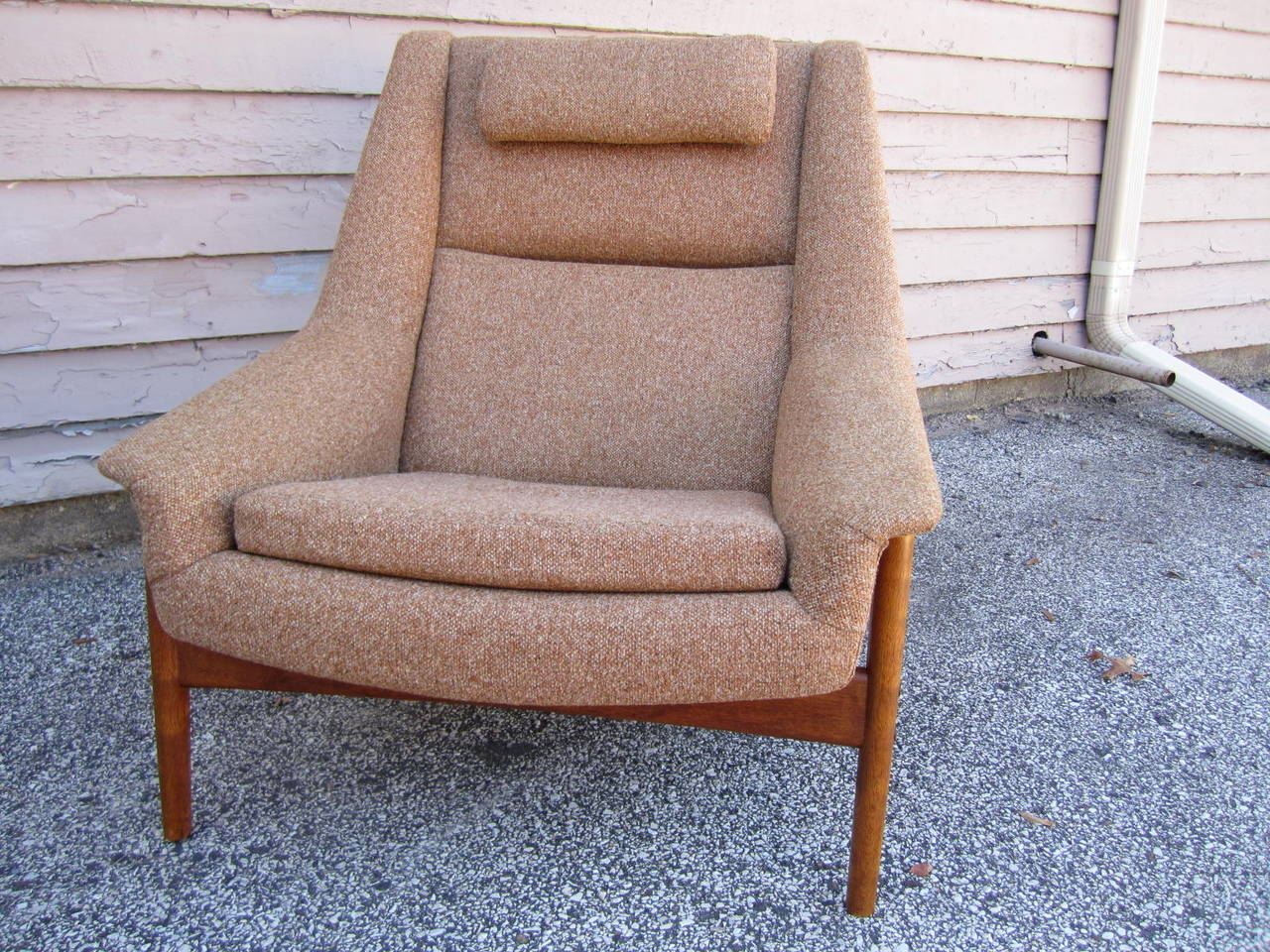 Mid-Century Lounge Chair and Ottoman for Dux, Sweden In Good Condition In Pemberton, NJ