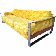 Magnifique canapé à larges bandes chromées mi-siècle moderne