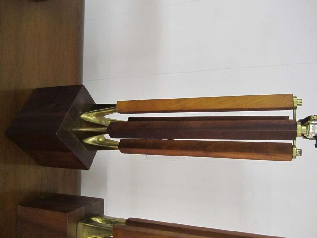 Mid-Century Modern Handsome Pair of Solid Walnut Columnar Laurel Lamps Mid-century Modern For Sale