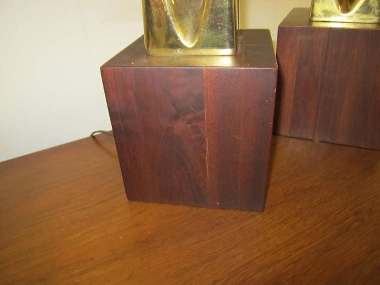 Late 20th Century Handsome Pair of Solid Walnut Columnar Laurel Lamps Mid-century Modern For Sale