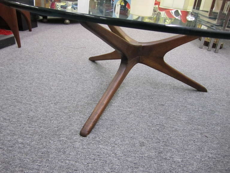 Adrian Pearsall Mid-Century Modern Style, Sculpted Walnut Coffee Coffee Table In Good Condition In Pemberton, NJ