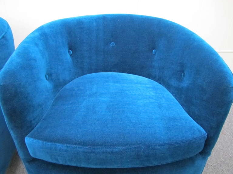 Mid-Century Modern Pair Milo Baughman Chrome Swivel Barrel Back Lounge Chairs Mid-century Modern