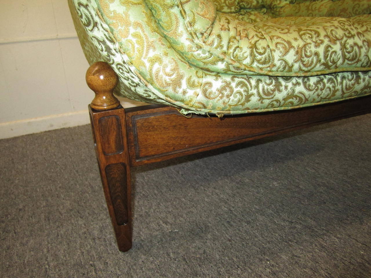 Walnut Lovely Pair of Mid-century Modern Tufted 3 Legged Lounge Chair
