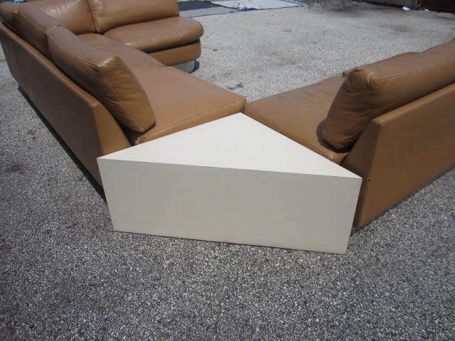 Milo Baughman Vierteiliges Leder-Sofa mit vier Teilen aus der Mitte des Jahrhunderts im Zustand „Gut“ im Angebot in Pemberton, NJ