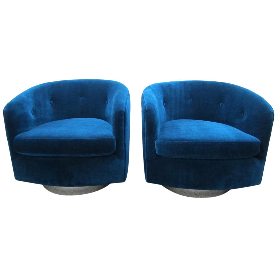 Pair Milo Baughman Chrome Swivel Barrel Back Lounge Chairs Mid-century Modern
