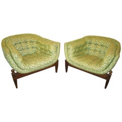 Lovely Pair of Mid-century Modern Tufted 3 Legged Lounge Chair
